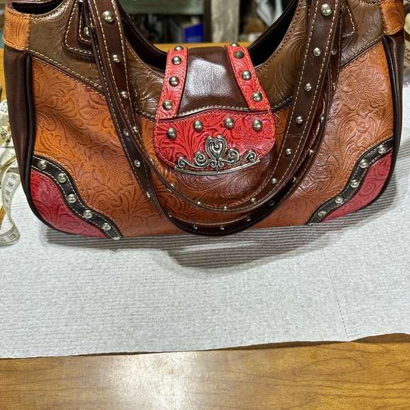 MC MARC CHANTAL TOOLED EMBOSSED LEATHER MULTICOLORED SHOULDER BAG - Picture 8 of 8